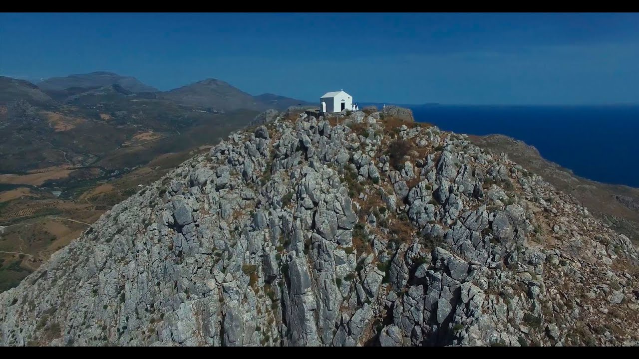 Венчание на Крите в часовне на вершине скалы. Wedding in Greece in chapel on top of a high mountain