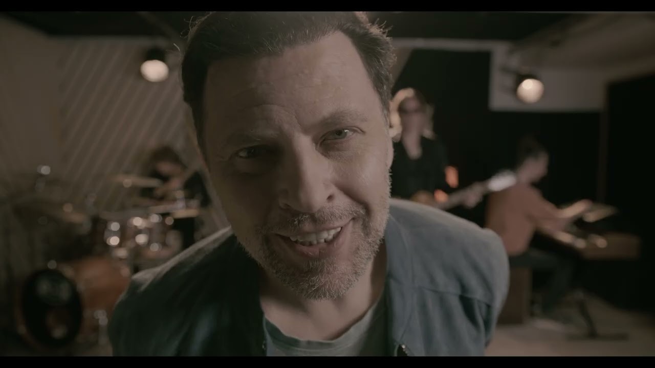 EBNER feat. NEVERNE BEBE - Samo ljubav zna (Official Video)