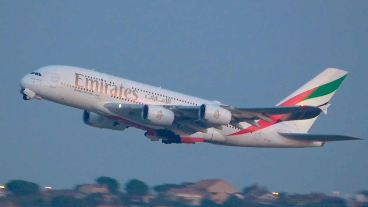 Takeoff Airbus A380-861 - A6-EDS - Emirates - Madrid Airport (MAD) - 29/11/25