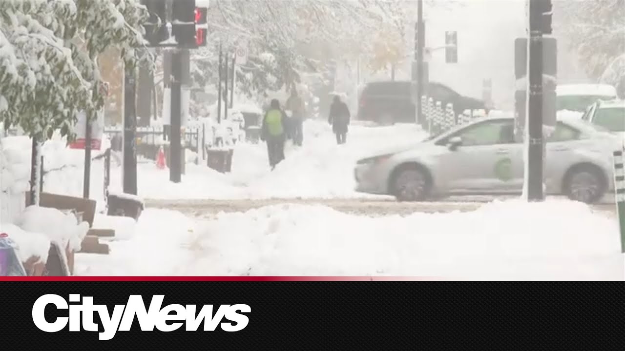 Power outages after first major snowfall of season in Montreal