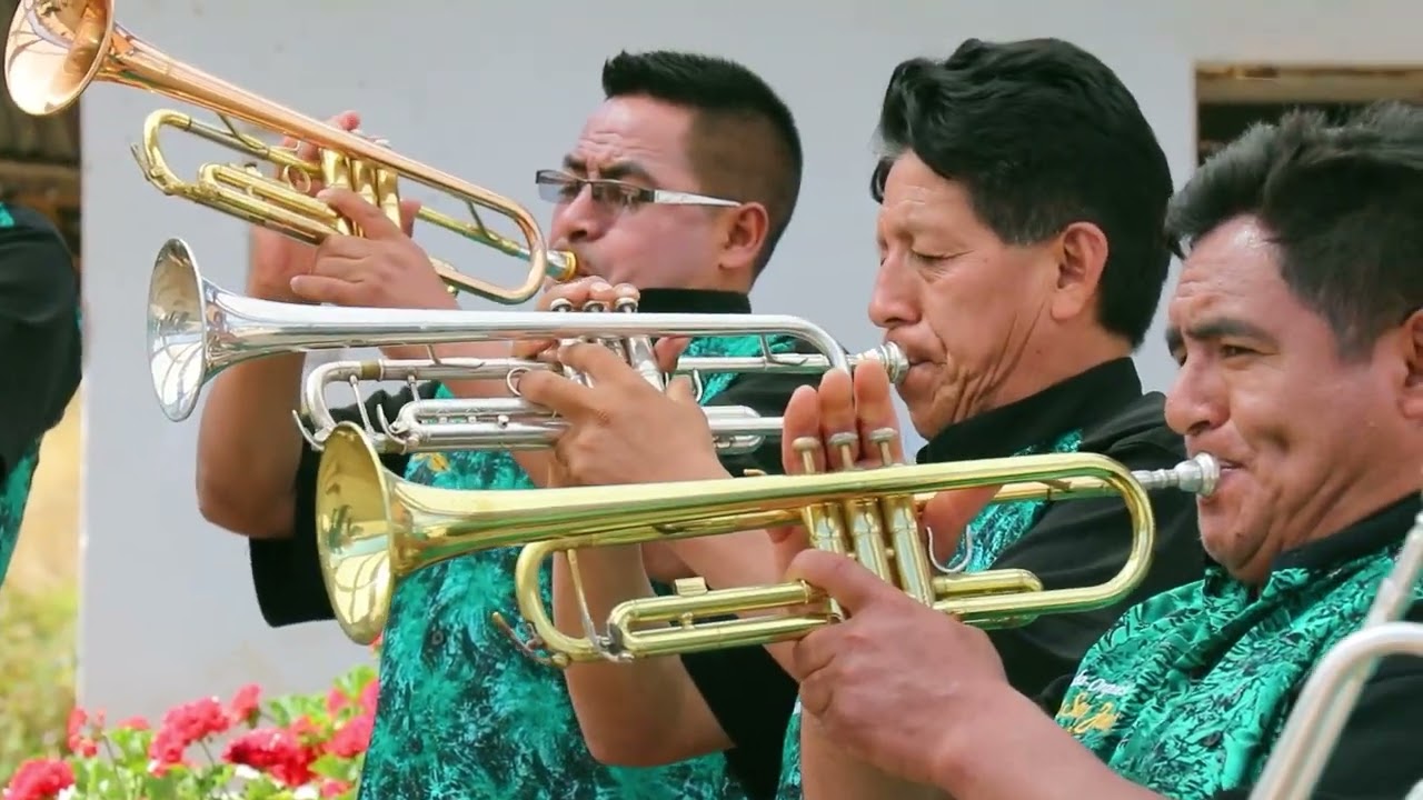 BANDA NUEVO SAN JUAN DE HUAYLLAPA...huaynos del recuerdo