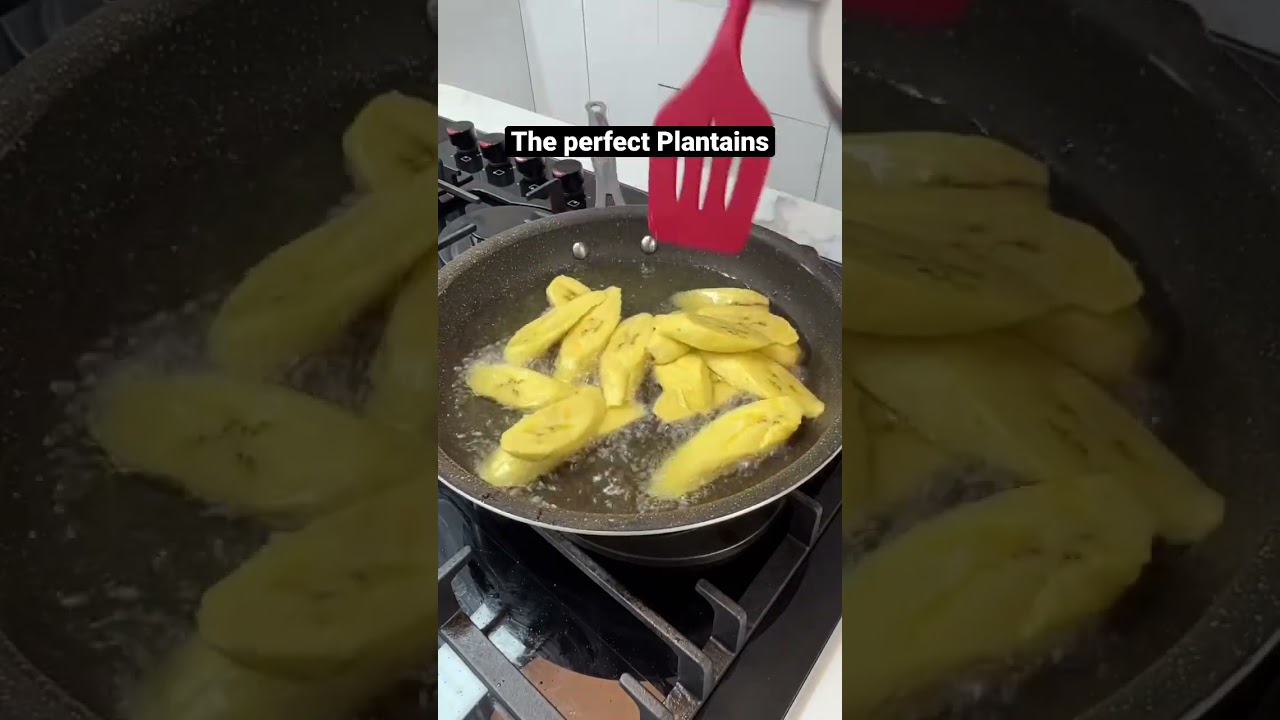 MAKING THE PERFECT FRIED PLANTAINS. #shorts #holidayfoodies #shortsafrica #shortsfeed