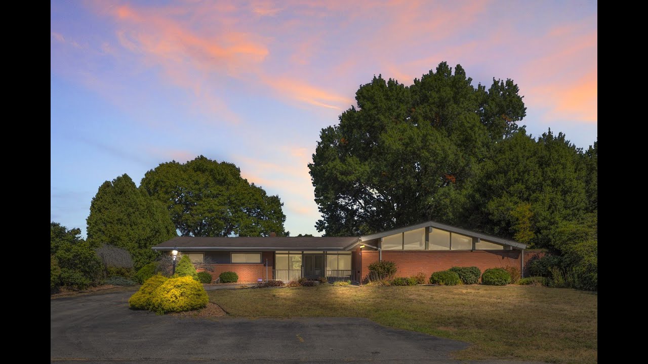 112 Linden Street Beaver Falls, PA | ColdwellBankerHomes.com