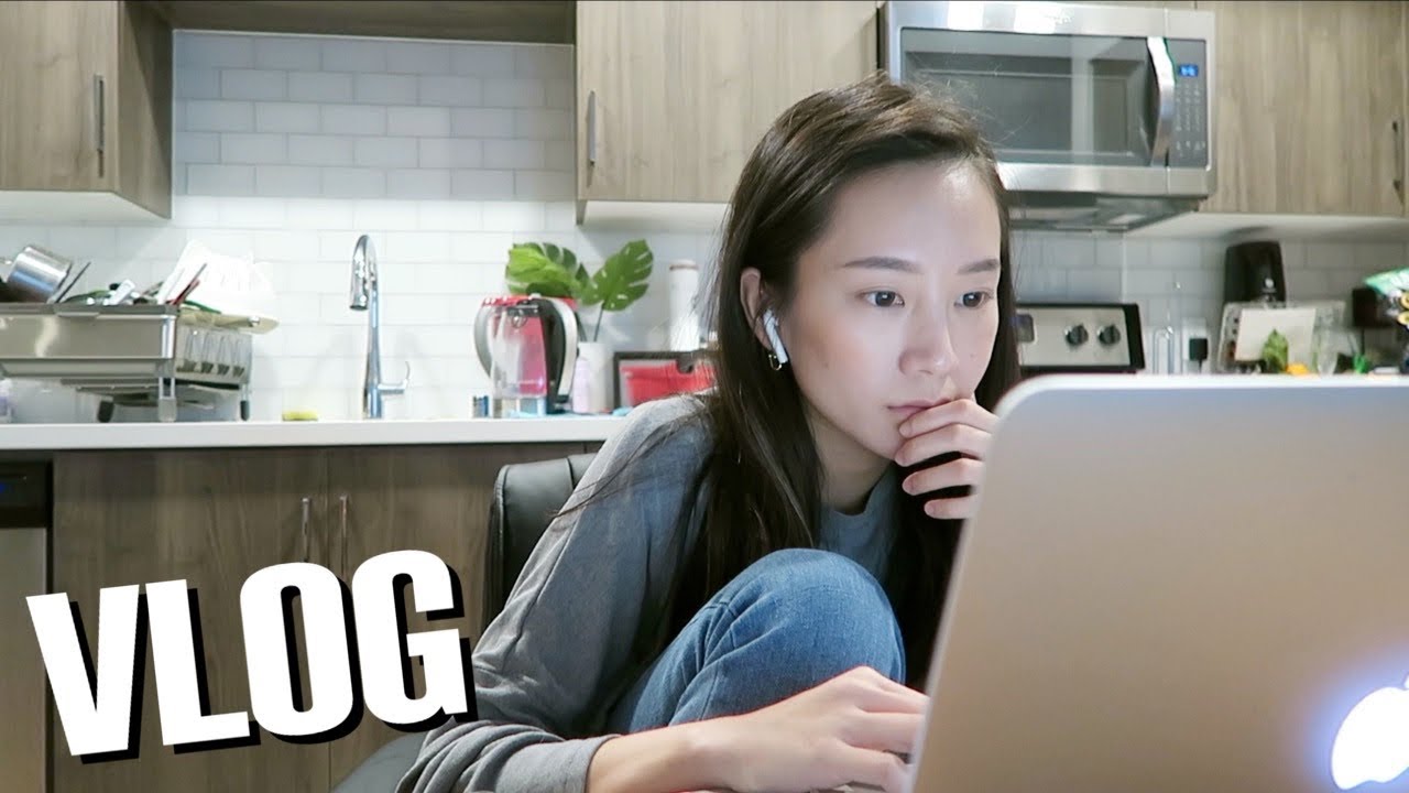 簡單週末 Weekend Vlog: 最愛泡菜炒飯🍳、咖啡廳讀書日、超好吃日式沾麵🍜
