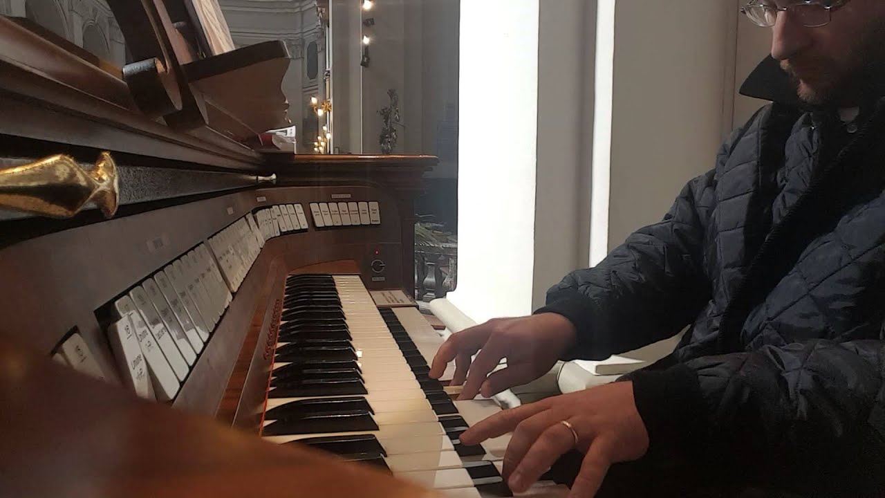 Nei Cieli un grido risuono'. Introduzione + canto .