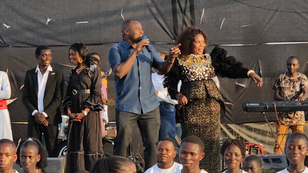 ROSE MUHANDO MEGA CONCERT au stade moderne de Kindia intégralité