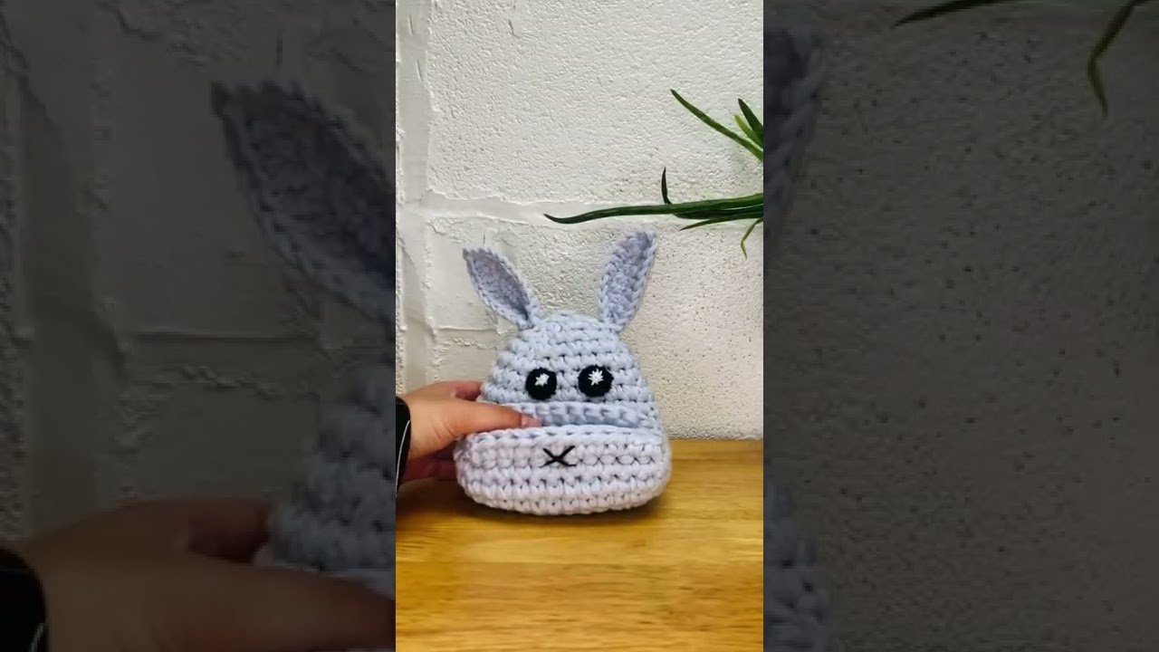 *FREE* crochet pattern to make this Bunny Mobile Phone Stand an be found on our blog. 
