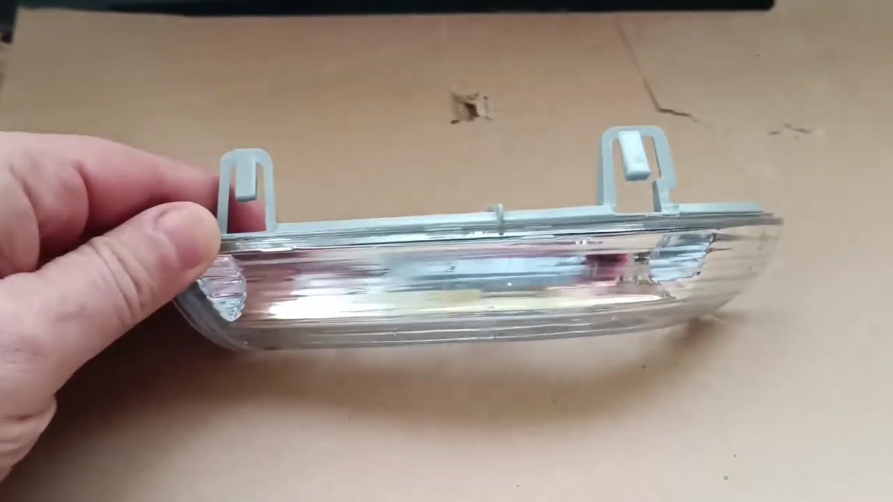 Schimbare bloc semnalizator LED din oglindă la Passat B5.5 din 2004 --1.9TDI