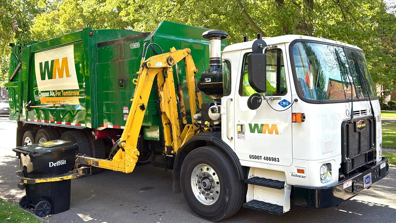 WM Autocar ACX Heil Python Side Loader Garbage Truck in Detroit
