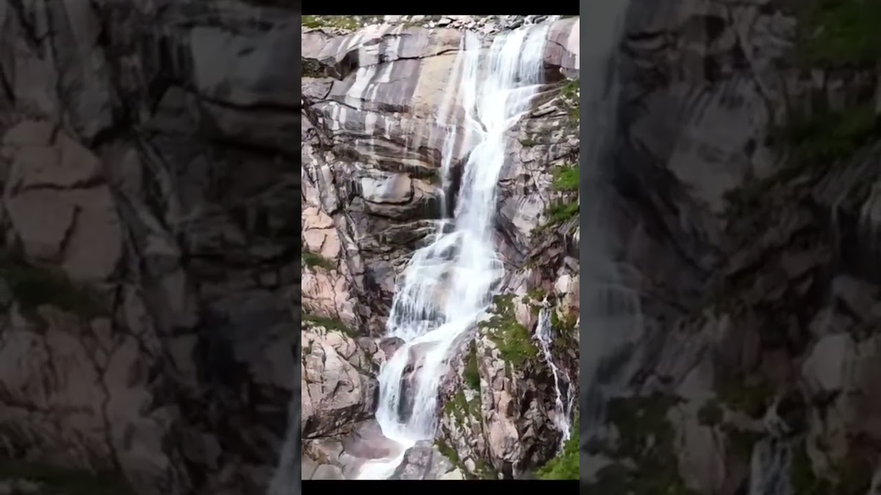 Красивый водопад в Кыргызстане Beautiful waterfall in Kyrgyzstan