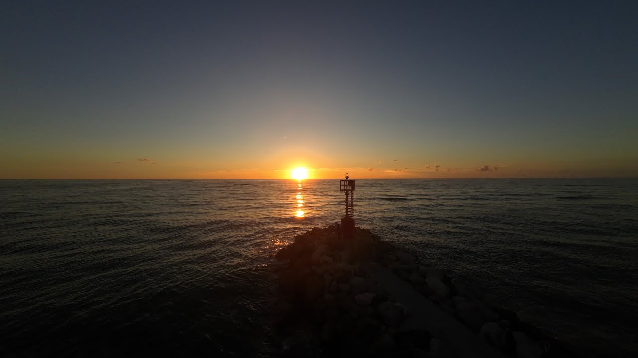 Alba sul mare