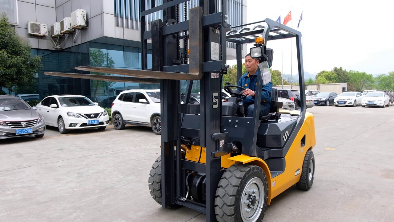 UN 3 ton diesel forklift with new design
