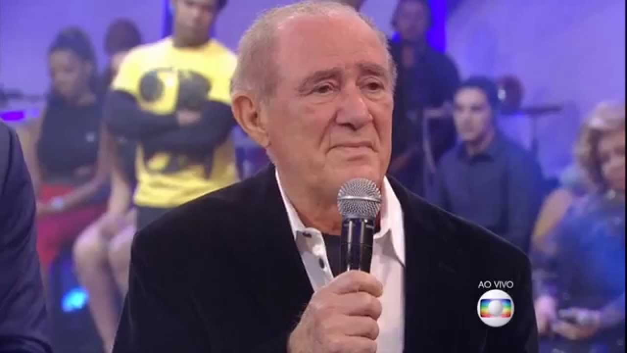 Renato Aragão - o Didi - recebe homenagem do Criança esperança 2015