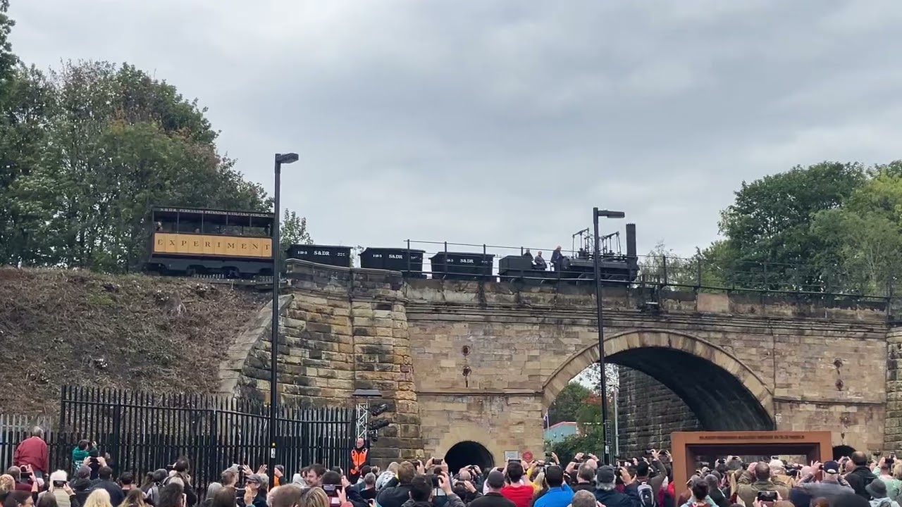 Locomotion replica approaching Skerne Bridge in Darlington (27/09/2025)