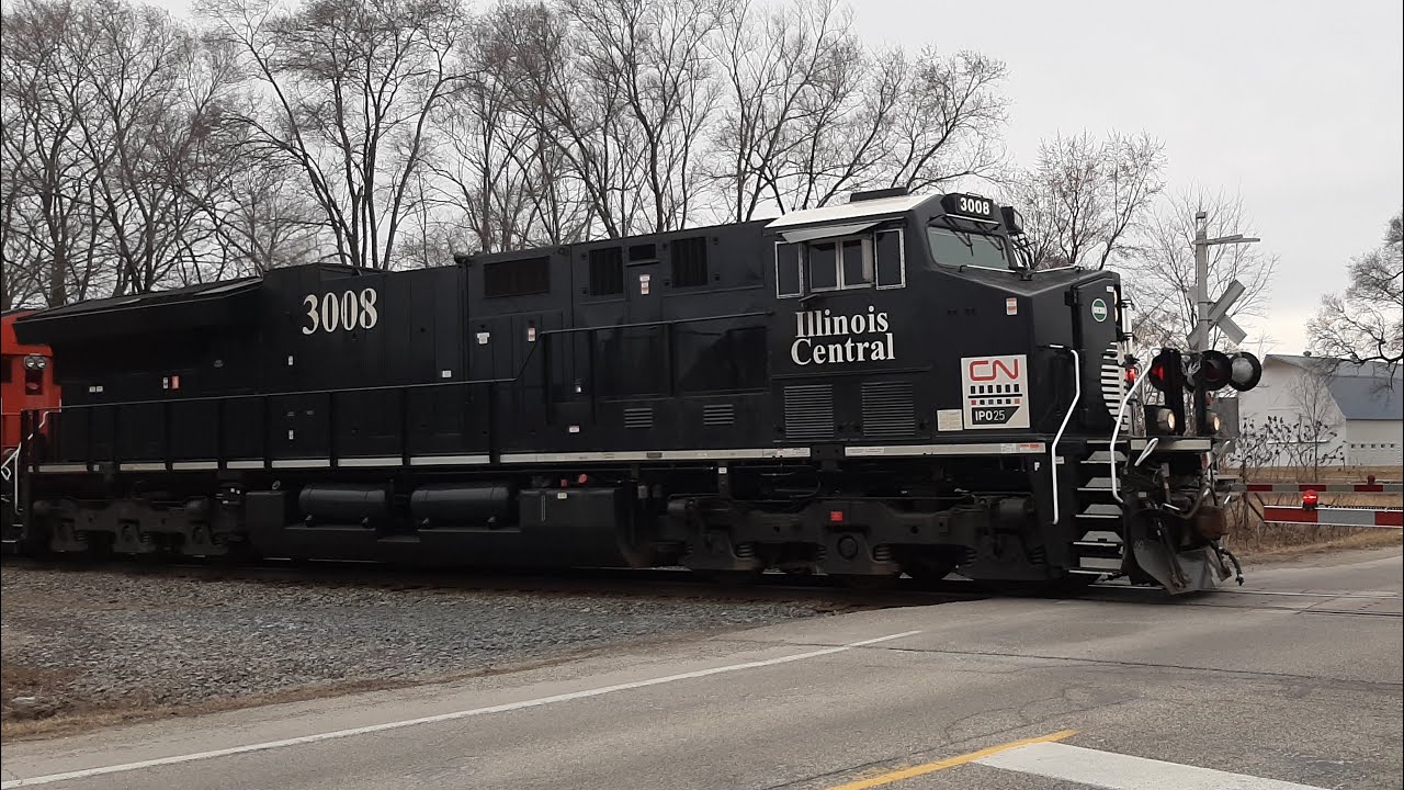 CN 3008 IC Heritage Unit Tugs CN A482 Thru New Haven!