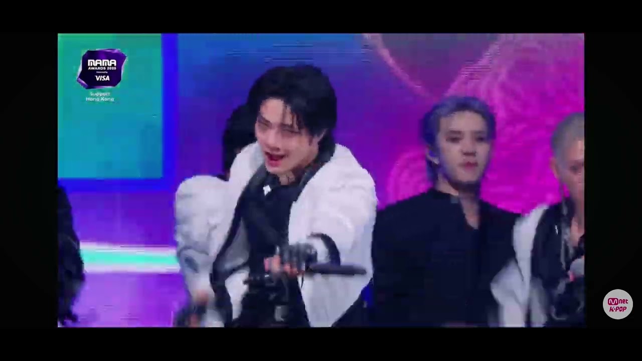 Stray Kids - DIVINE (2025 MAMA Awards)