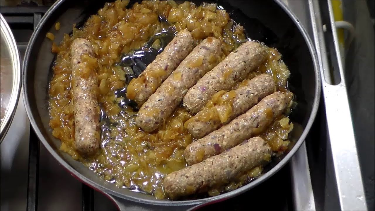 הכנת נקניקיות ביתיות...קונפי בצל...פטריות מוקפצות