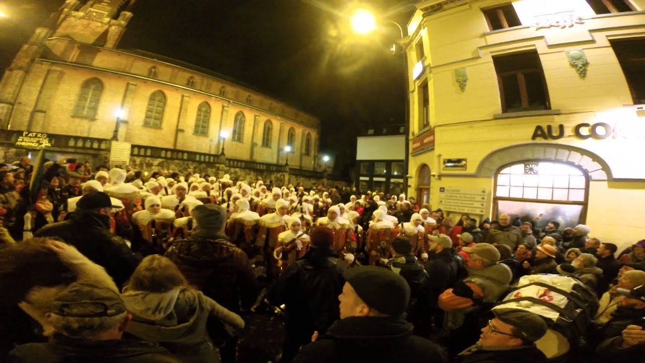 Feureu 2016 - Carnaval de Morlanwelz - Matinale des gilles Les R&eacute;gu&egrave;n&egrave;res,