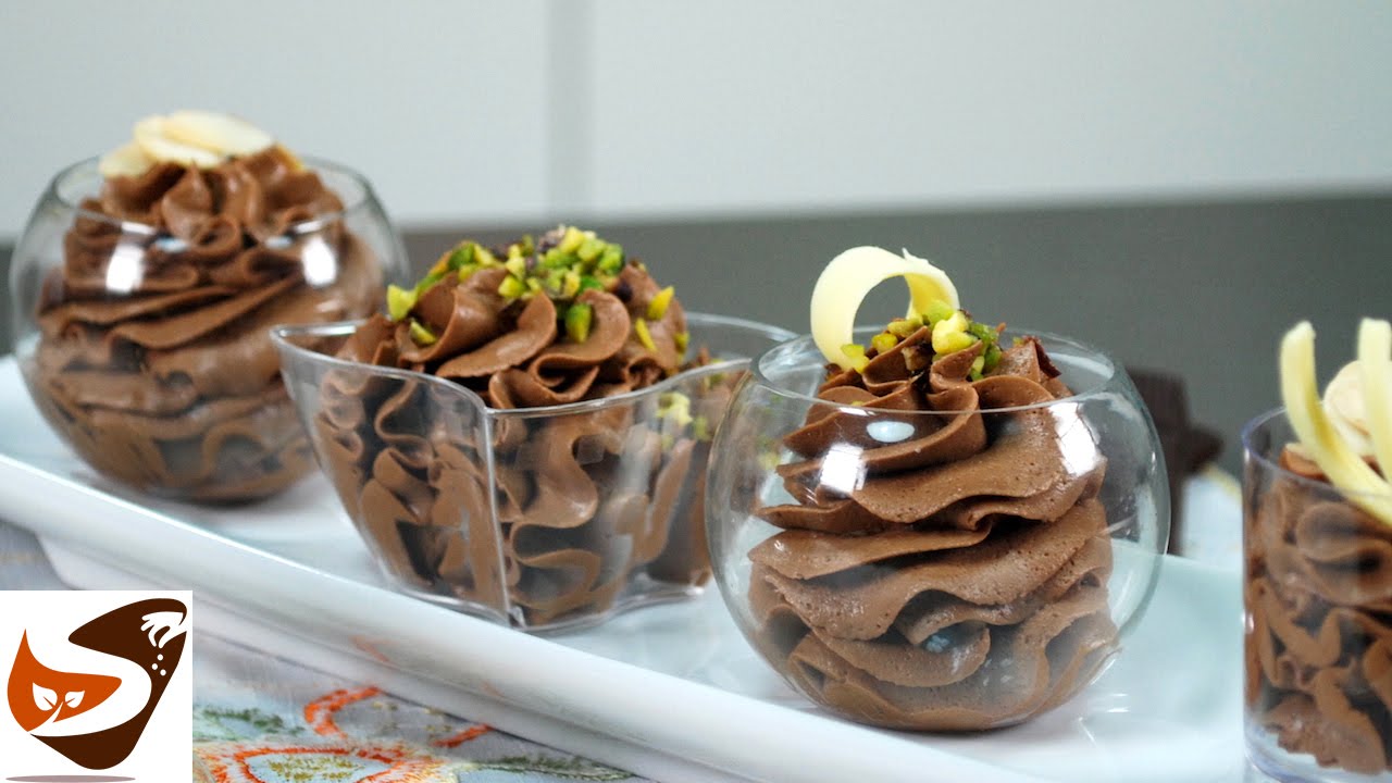 Mousse al cioccolato fondente: dolci al cucchiaio veloci e facili (chocolate mousse)