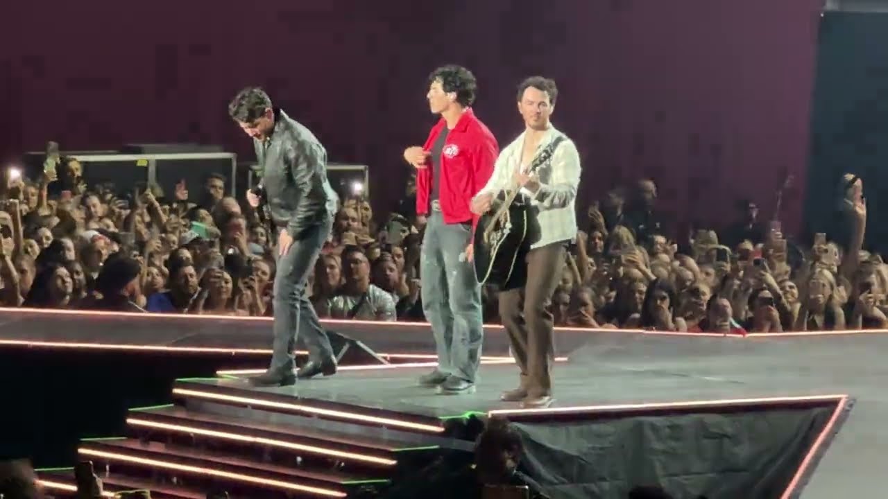Jonas Brothers Concert - When You Look Me In The Eyes (Live in Sydney 2024)