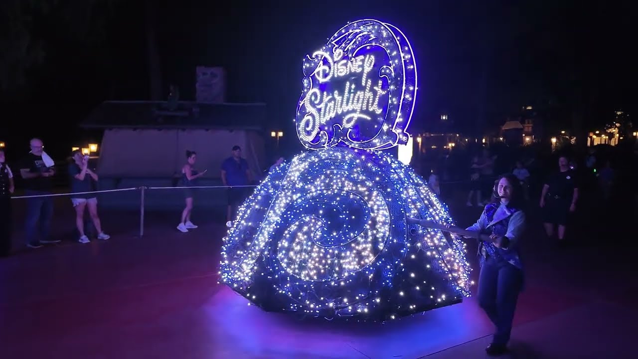 Disney's all-new Starlight: Dream The Night Away Parade preview from Frontierland #waltdisneyworld