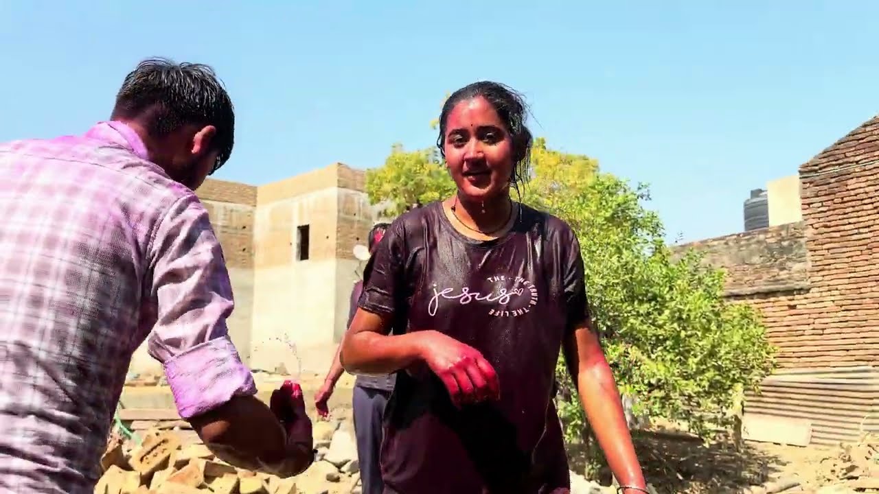 होली के दिन घर वाले कैसे भागरहे है || marwadi 🤭hello friend, happy holi || 