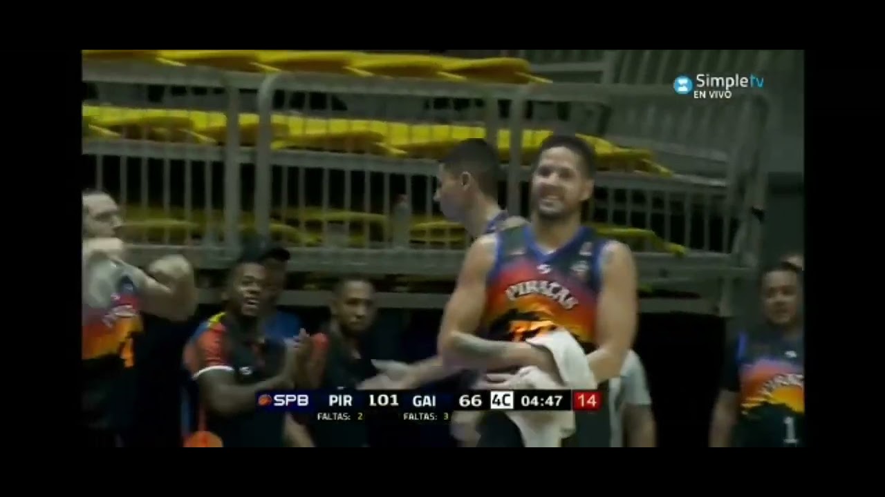 Adrián Espinoza Malave With piratas de la guaira season 2022-2023