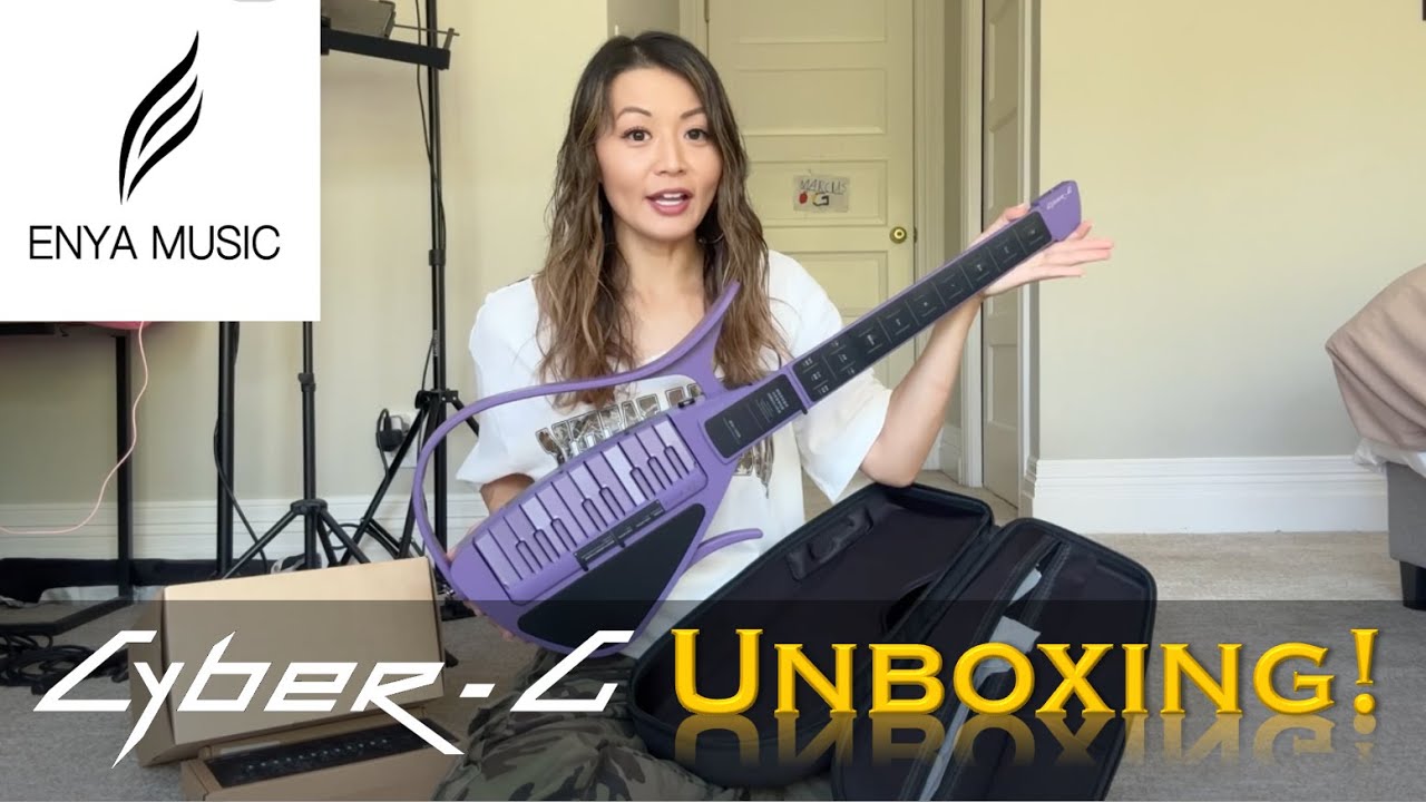 UNBOXING the CYBER-G!! A SMART GUITAR for easy playing and singing!