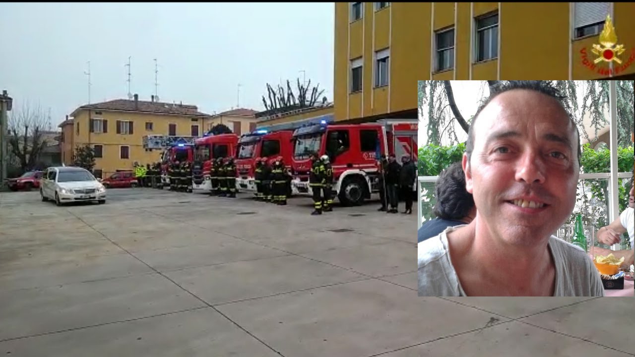L'addio dei Vigili del Fuoco di Modena al collega Giovanni Baccolini. La sirena suona in suo onore