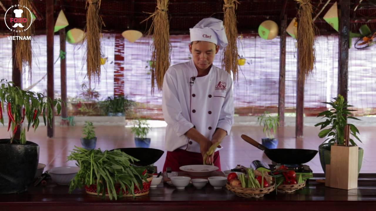 Crispy fish with salt and Pepper sauce - ca rang muoi - Chef Tan - World Food