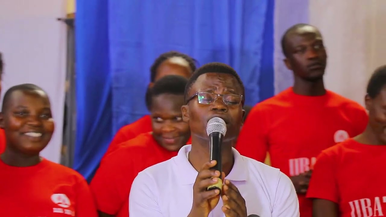 Obwanchani bwa yeso by Baba Dogo AY Nairobi performing during the lounge