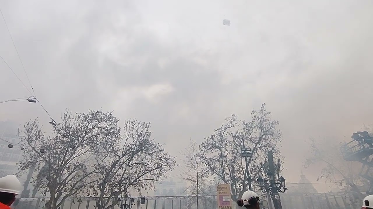 Mascletá 14 de Marzo 2025. Hermanos Caballer. Plaza del Ayuntamiento de Valencia.
