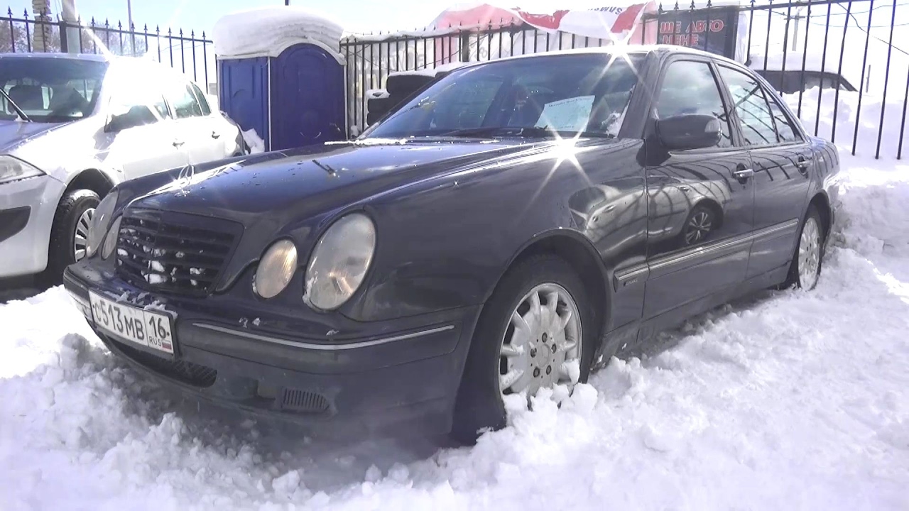 Mercedes-Benz 442 454 km. Start Up, Engine, and In Depth Tour.
