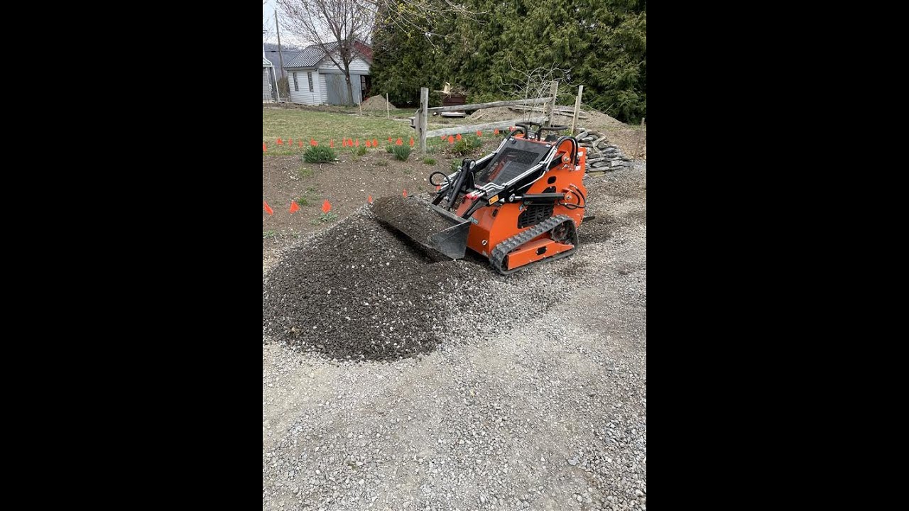 #Futureft36C Spreading gravel, and some problems.. #miniskidsteer #skidsteer #diy #chineseskidsteer