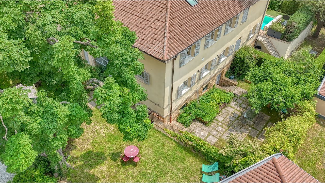 Liergues 69400 Maison 7 Pièces 236m2 + Terrasse + Jardin + Cave A Vendre