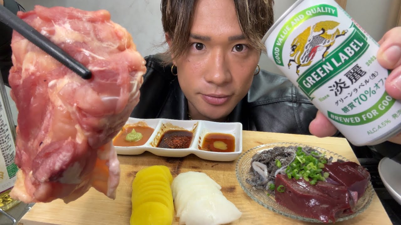 【鶏刺し】九州のスーパーには鳥刺しが普通に売られてるんだってね。羨ましいから手作りしちゃいました。