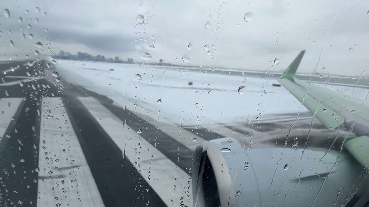 Airbus A321 NEO winter takeoff KBOS Boston 