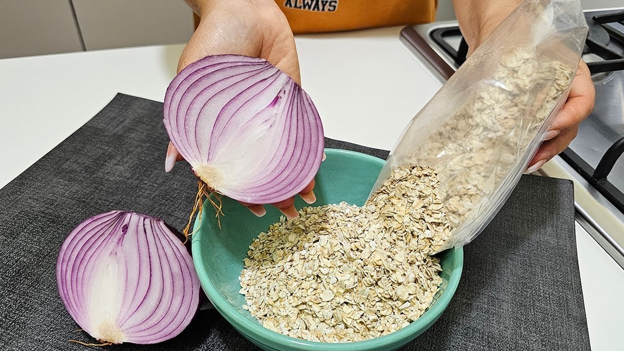 Substitui  o pão ! Misture AVEIA E CEBOLA e vai VICIAR nessa DELÍCIA😋 Rápido e Saudável !