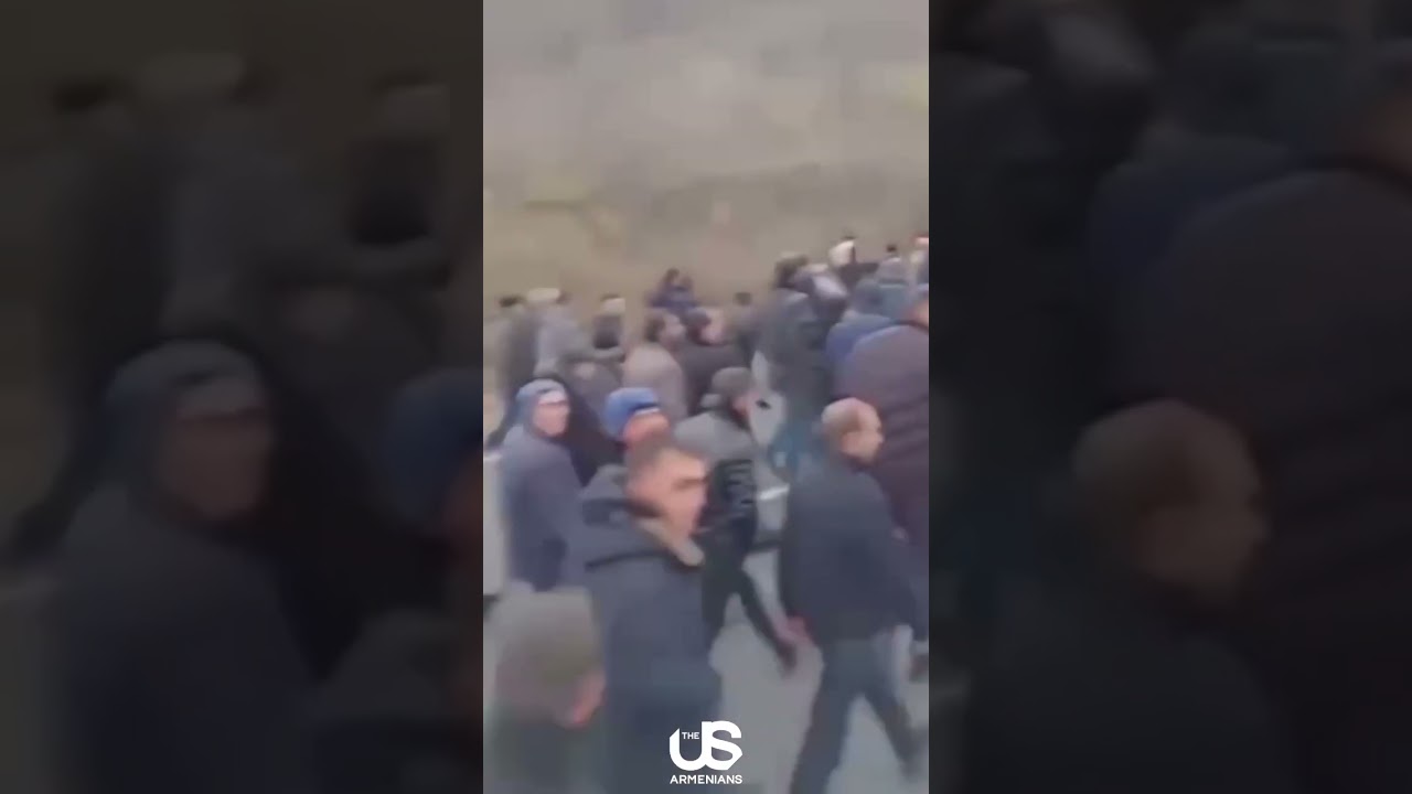 Artsakh people go to Russian peacekeepers demanding withdrawal of Azerbaijanis from Lachin corridor