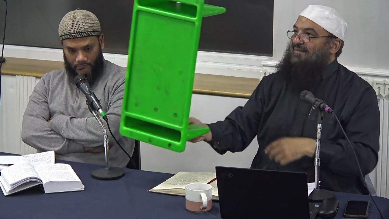 What can be used for a Sutrah and praying without a Hat? 
