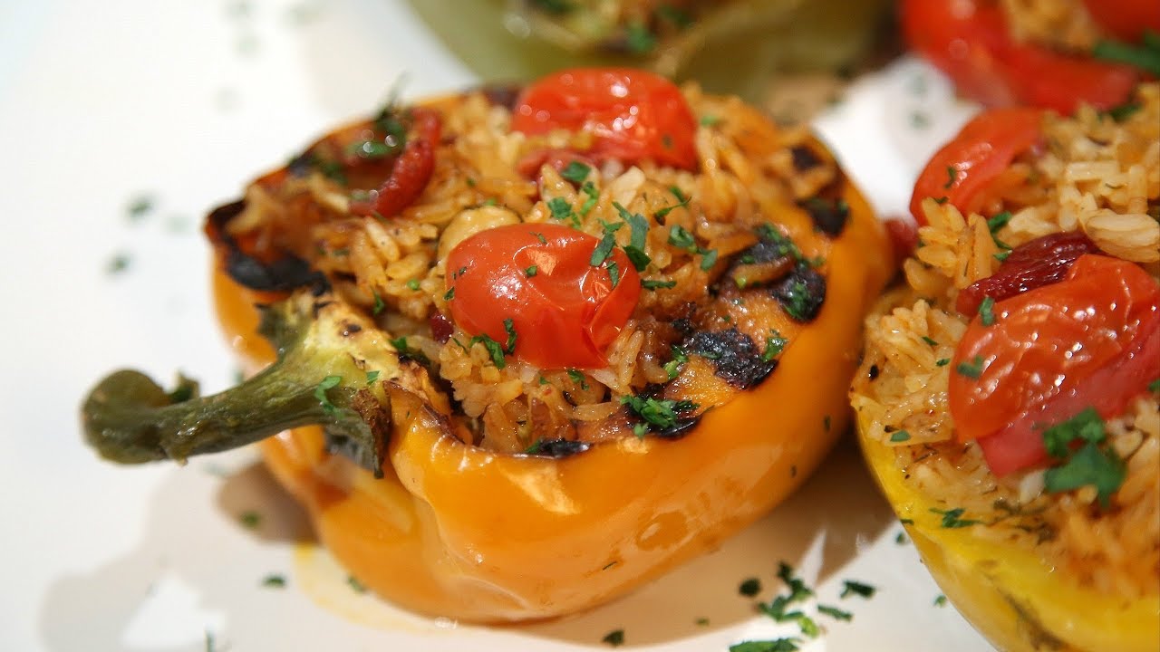 Բրնձով Սիսեռով Լցոնած Պղպեղ - Rice Stuffed Peppers - Heghineh Cooking Show in Armenian