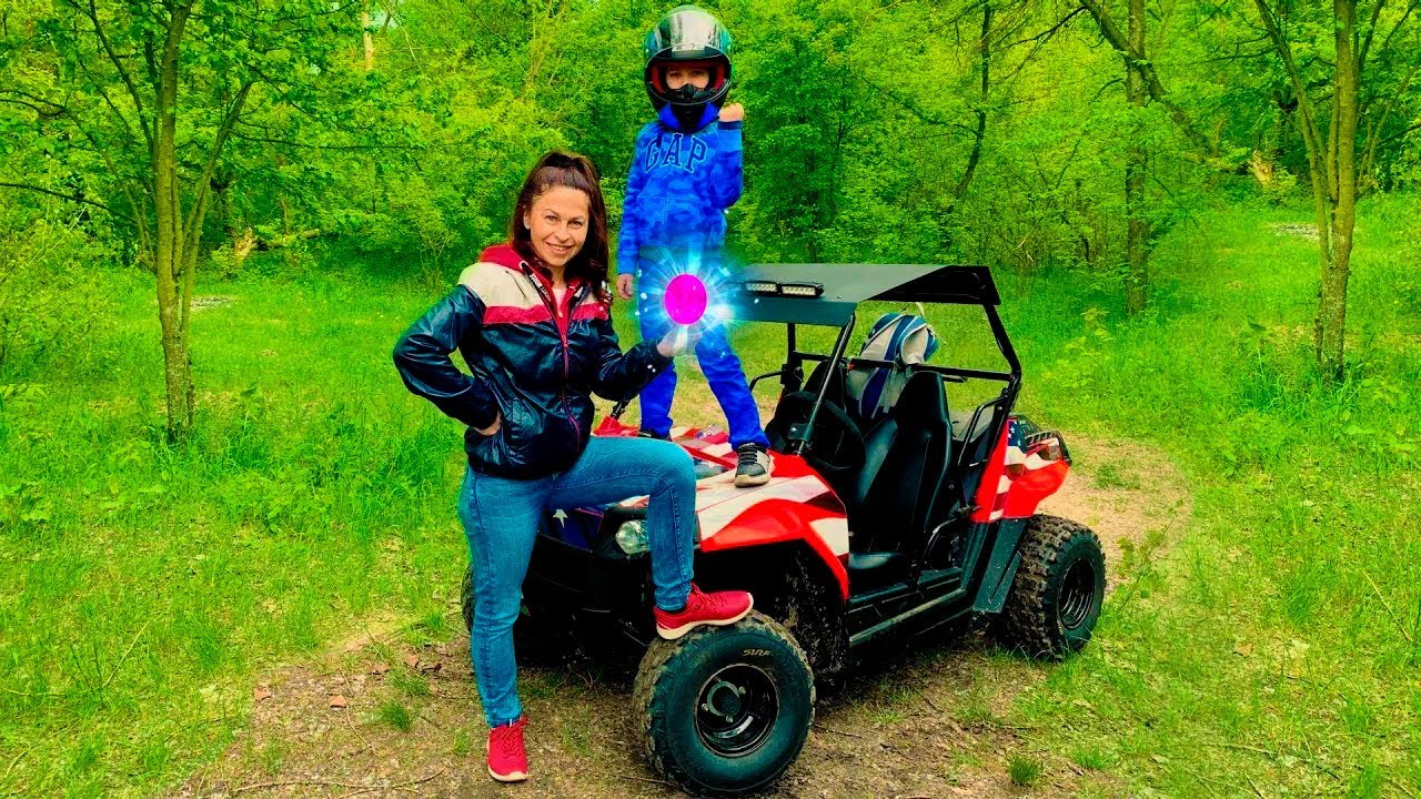 Den y las Aventuras Místicas en el Coche en el Bosque!