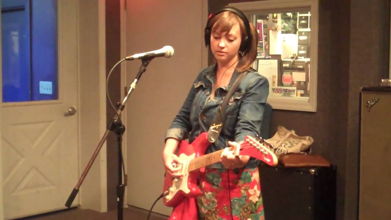 Angel Olsen @ KDHX 6/30/09 - Always Half Strange