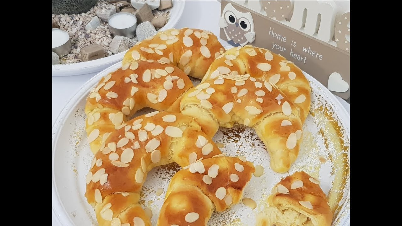 Fluffige Frühstücks-Brioche Kipferl/ fluffy brioche rolls