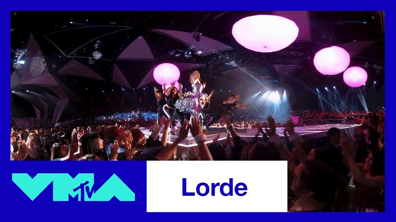 Lorde 360&deg; Performance of 'Homemade Dynamite' | 2017 VMAs | MTV