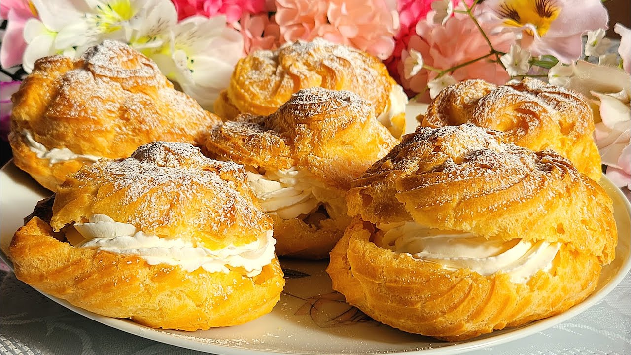 PASTELES CON CREMA Y UN TOQUE DE PIÑA…un postre muy delicioso y fácil de hacer.