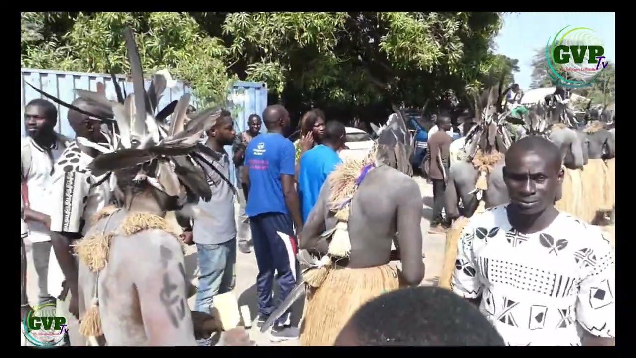 KAKHAT (KALING) À BOUKITINGHO : Sortie du bois sacré en Casamance (Ziguinchor)