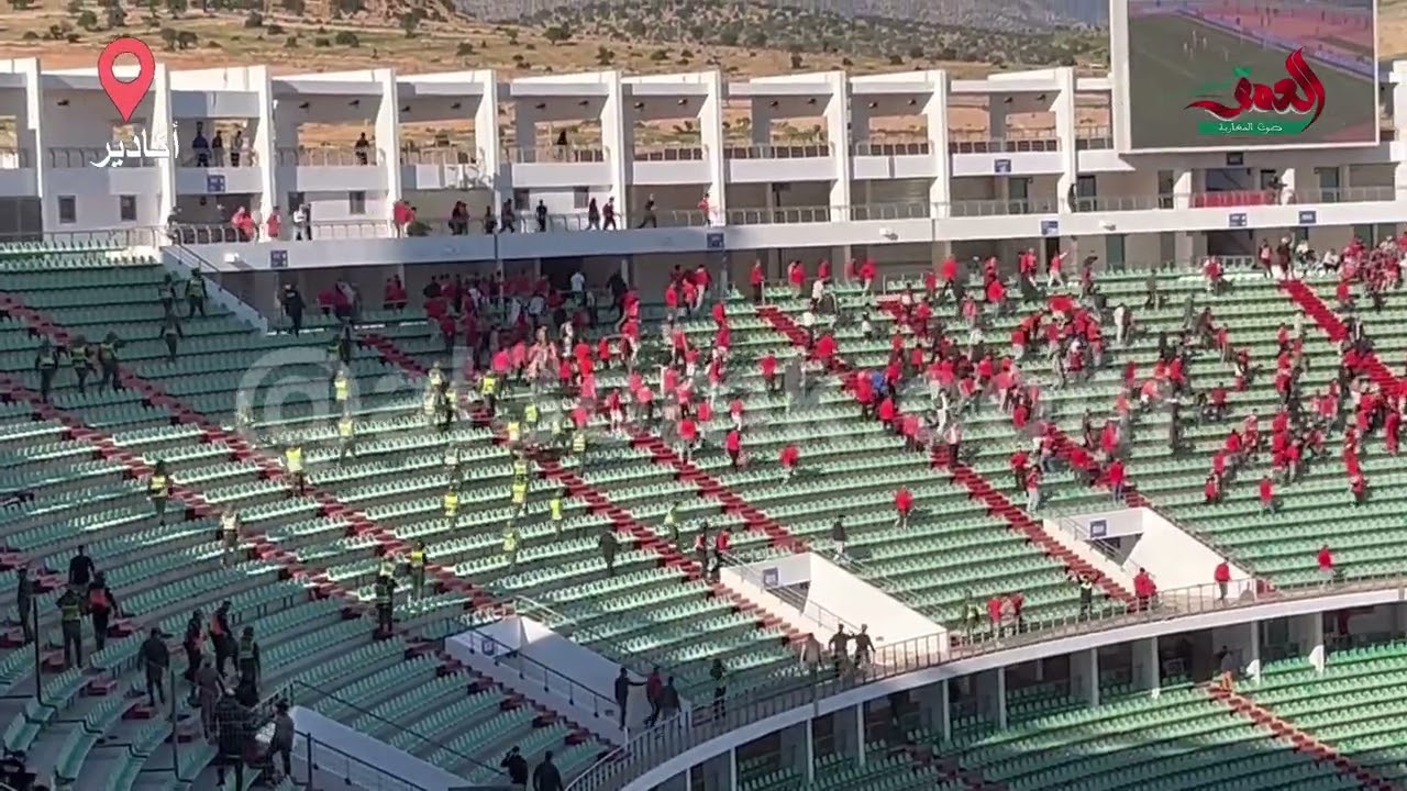 شغب الملاعب يطل على البطولة الاحترافية من جديد خلال في مباراة النادي المكناسي وحسنية أكادير