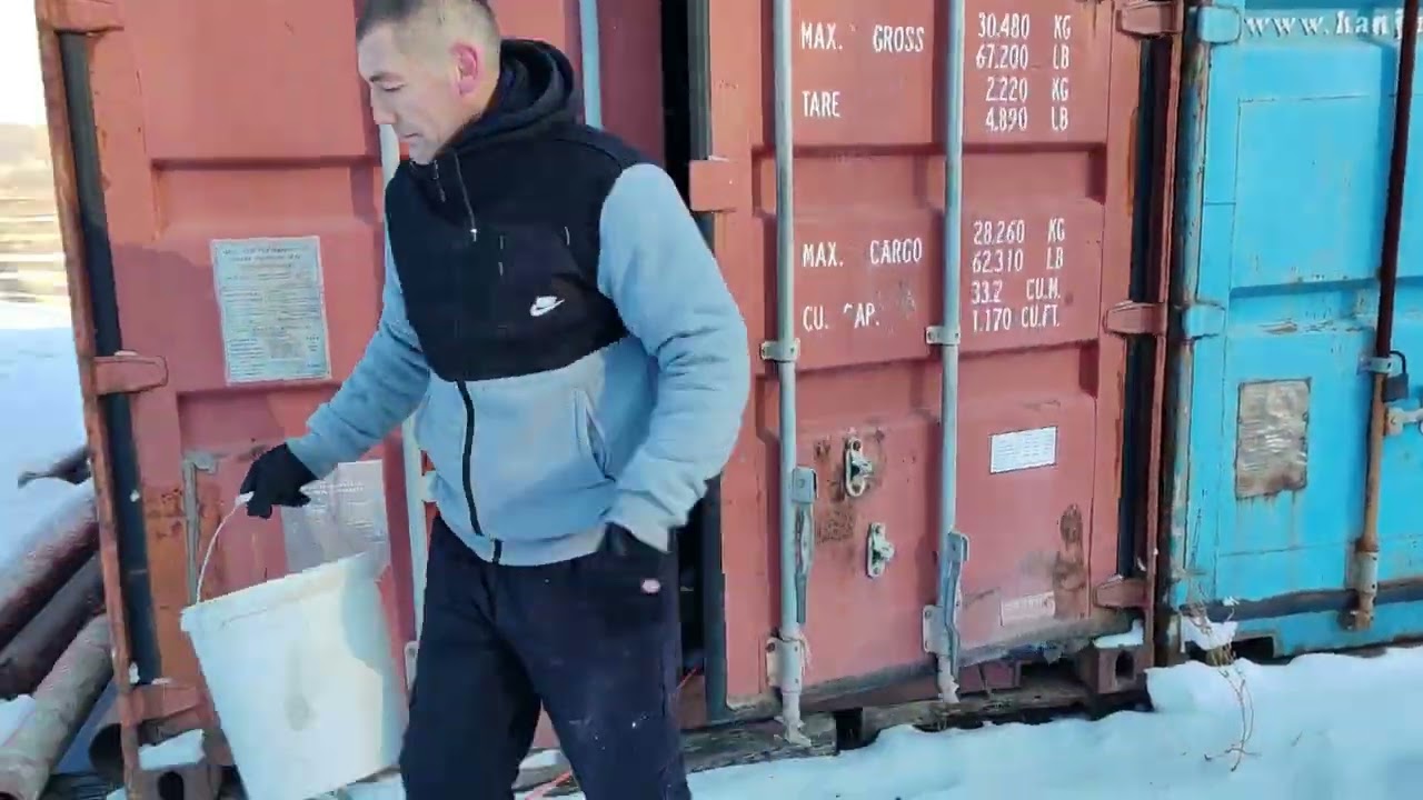 Идём кормить всех наших животных 