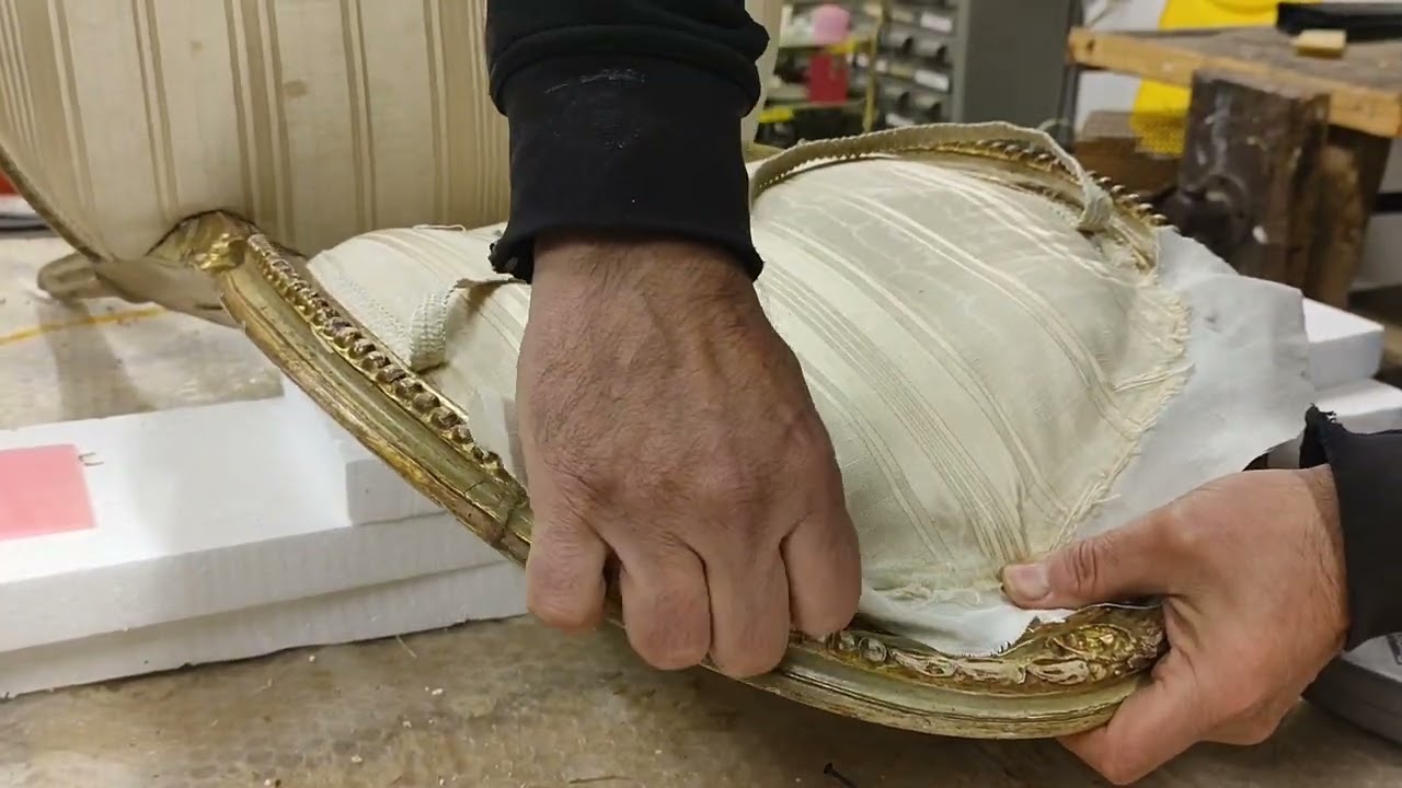 Restauro conservativo sedia in stile Luigi XVI.